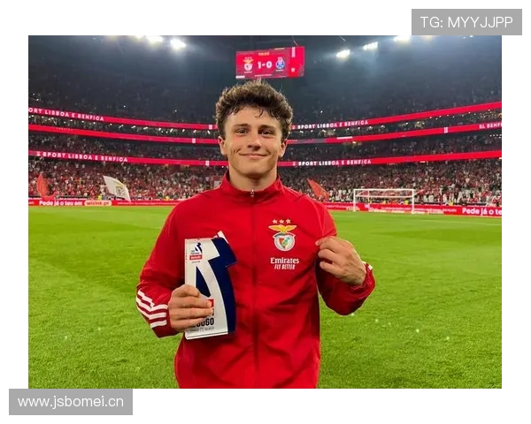 内维斯关键传球与定位球威胁解析