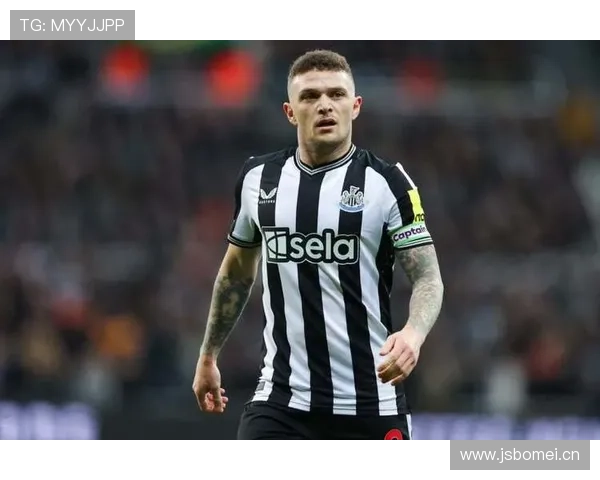 特里皮尔与阿诺德对比：传中型与组织型边后卫的战术角色差异分析