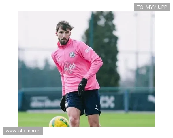 鲁本·迪亚斯：高空对抗能力突出的中卫代表