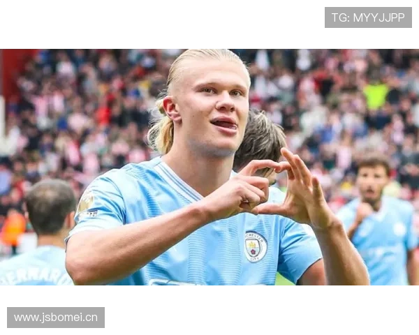接管禁区的哈兰德本赛季射门较上季更高效压制后防